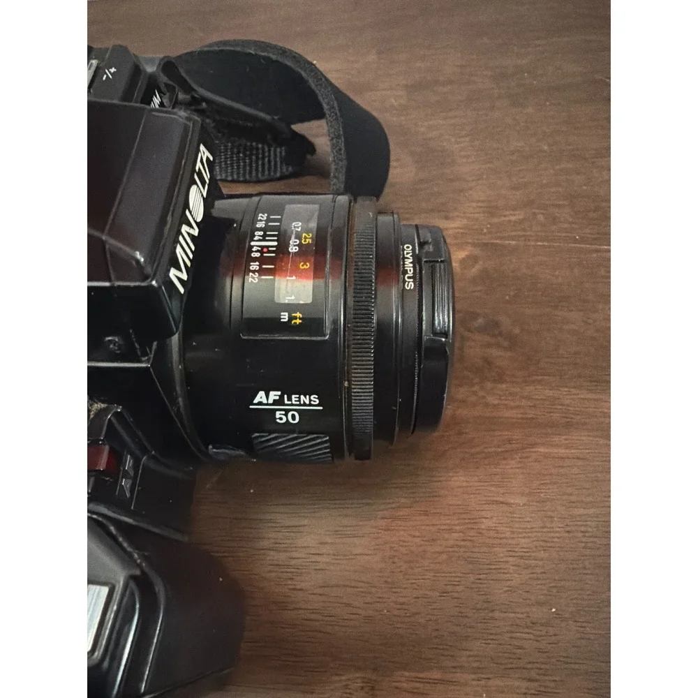 Minolta Maxxum 7000 AF 35mm SLR Camera with 50mm and Sigma 60-200mm Lense Manual